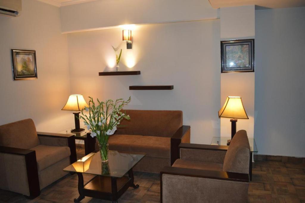 Fort Continental Hotel Peshawar Ngoại thất bức ảnh