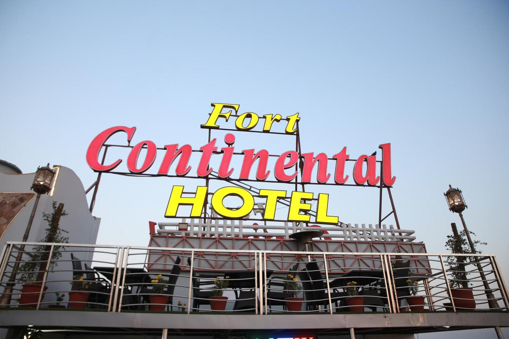 Fort Continental Hotel Peshawar Ngoại thất bức ảnh