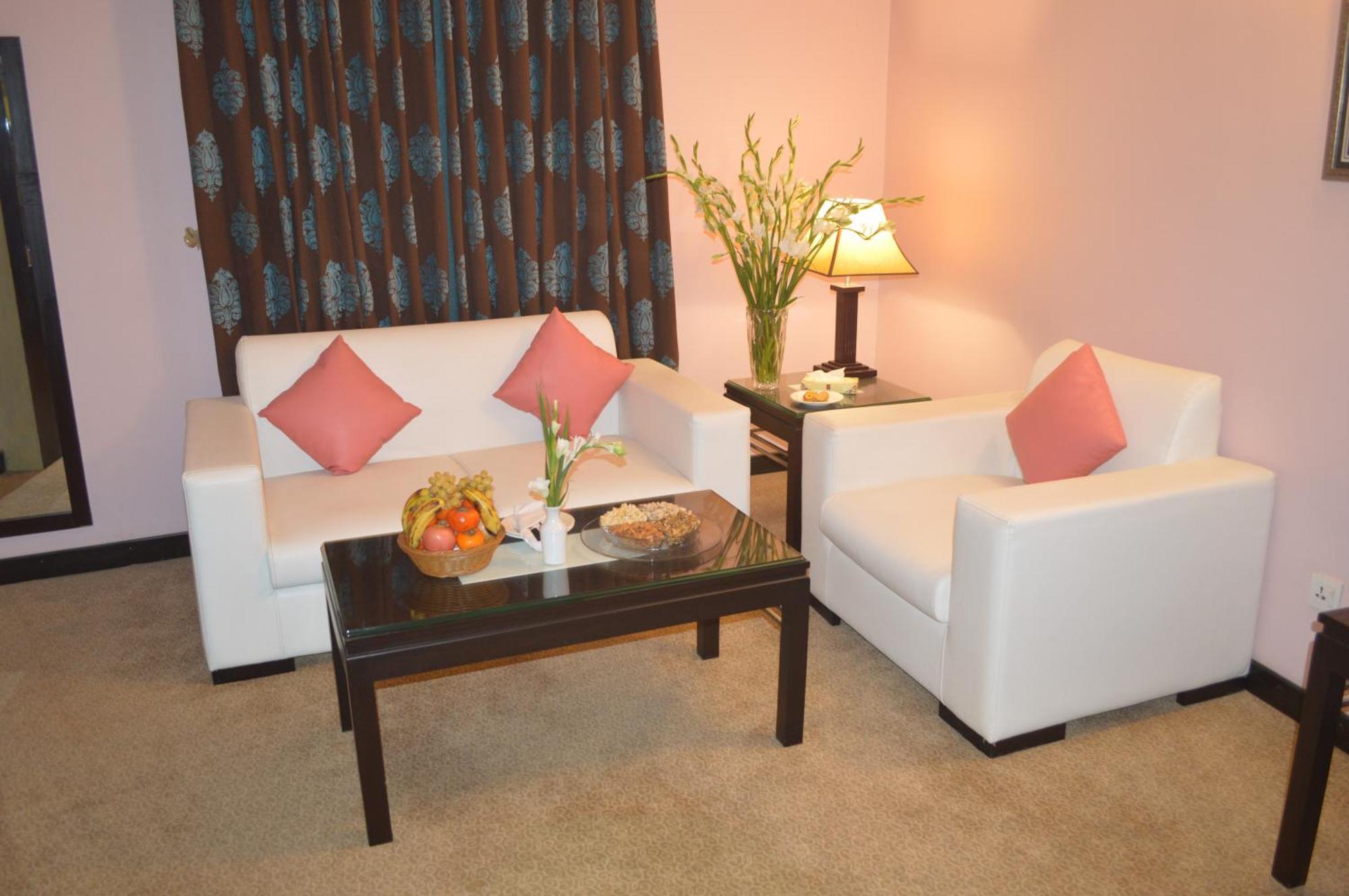 Fort Continental Hotel Peshawar Ngoại thất bức ảnh