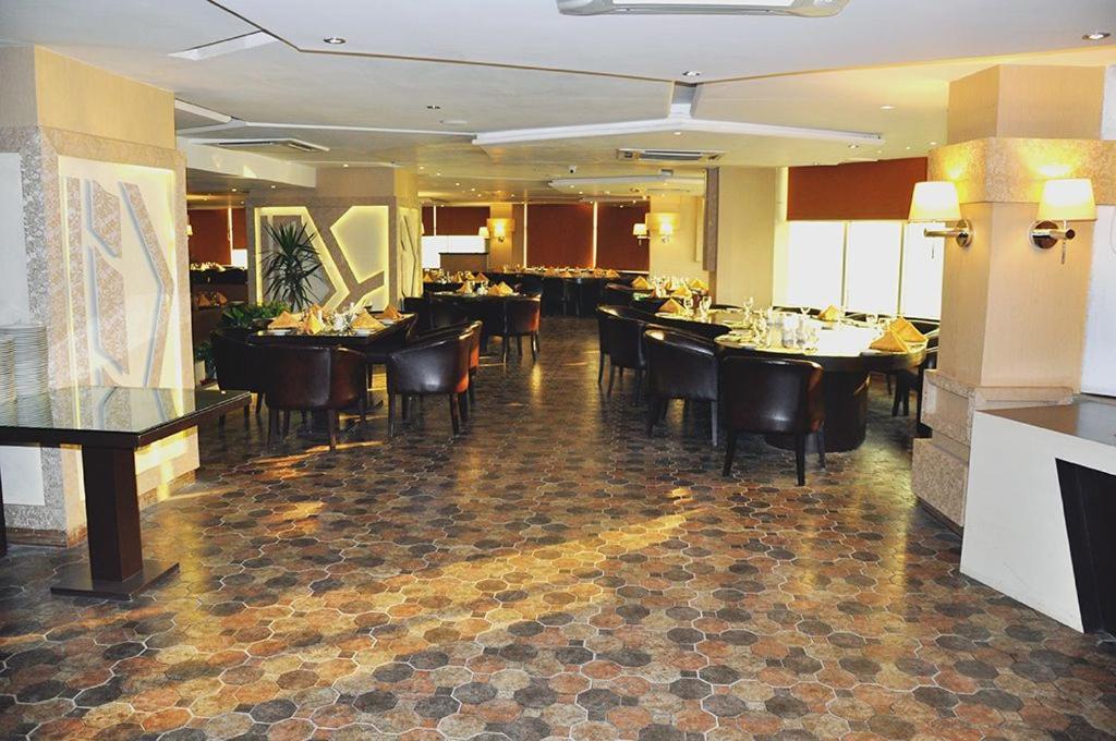 Fort Continental Hotel Peshawar Ngoại thất bức ảnh