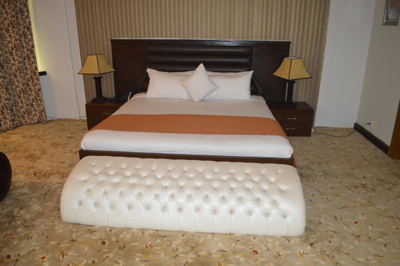 Fort Continental Hotel Peshawar Ngoại thất bức ảnh