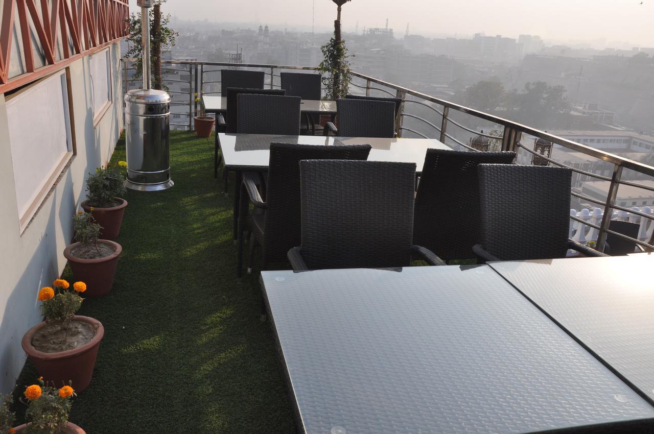 Fort Continental Hotel Peshawar Ngoại thất bức ảnh