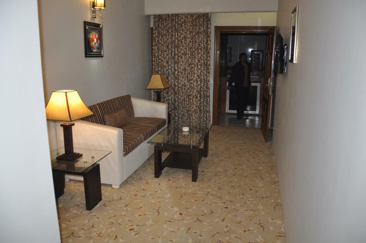 Fort Continental Hotel Peshawar Ngoại thất bức ảnh